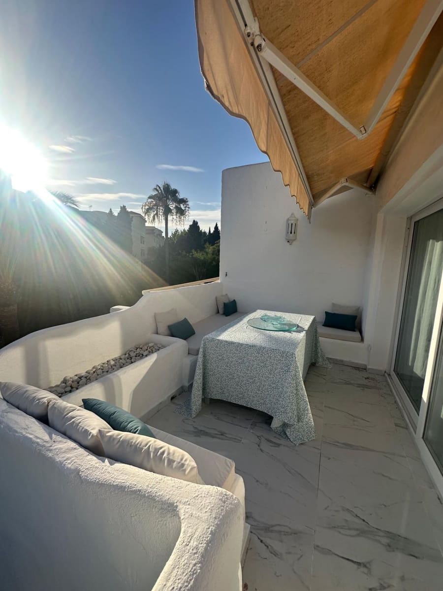 2 bedroom Apartment for rent in Puerto Banus - € 3,500 (Ref: 10129014)