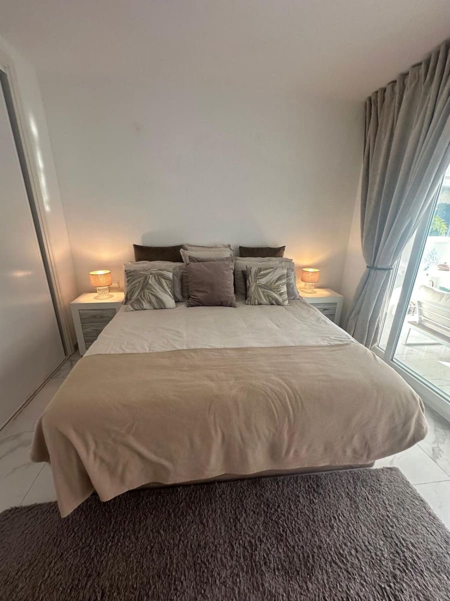 2 bedroom Apartment for rent in Puerto Banus - € 3,500 (Ref: 10129014)