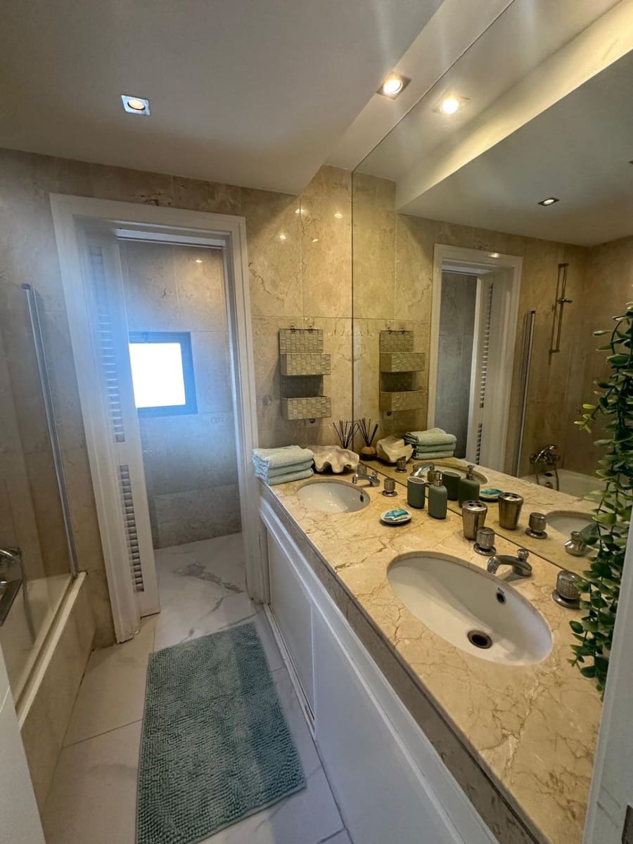 2 bedroom Apartment for rent in Puerto Banus - € 3,500 (Ref: 10129014)
