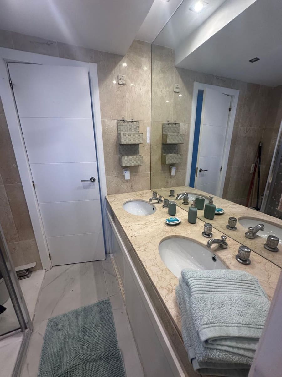 2 bedroom Apartment for rent in Puerto Banus - € 3,500 (Ref: 10129014)