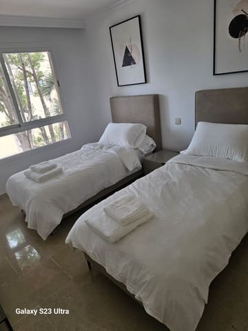 2 Zimmer Apartment zu vermieten in Puerto Banus, Marbella mit Pool Garage - 3.500 € (Ref: 10129015)