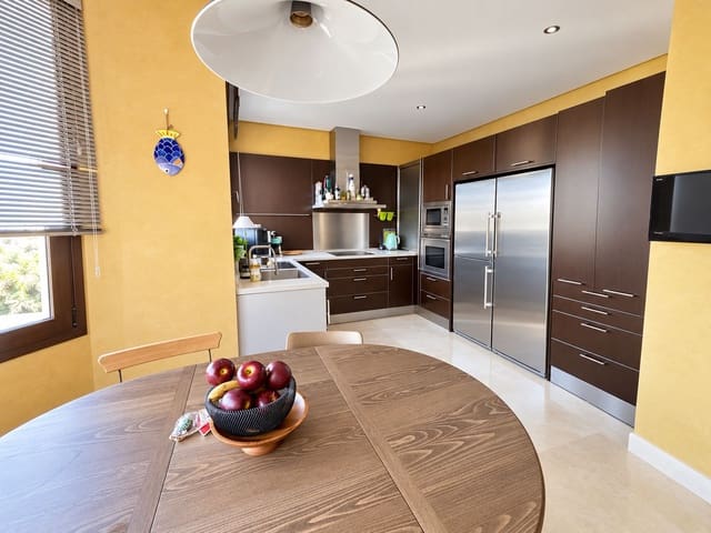 3 Zimmer Penthouse zu vermieten in Puerto Banus, Marbella mit Pool Garage - 11.000 € (Ref: 10153345)