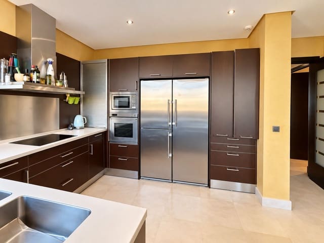 3 Zimmer Penthouse zu vermieten in Puerto Banus, Marbella mit Pool Garage - 11.000 € (Ref: 10153345)