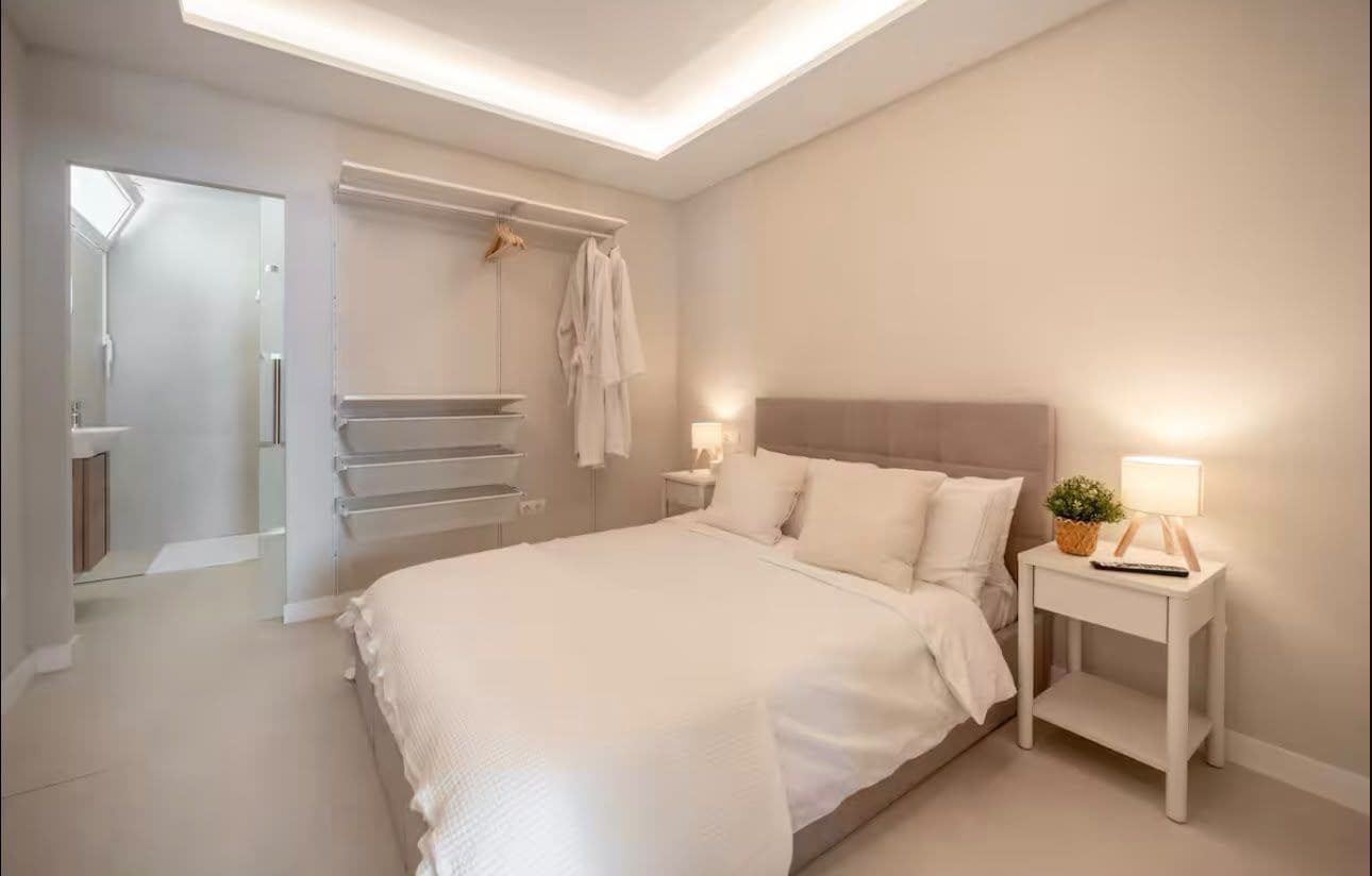 4 bedroom Penthouse for rent in Marbella with pool - € 5,500 (Ref: 10153346)