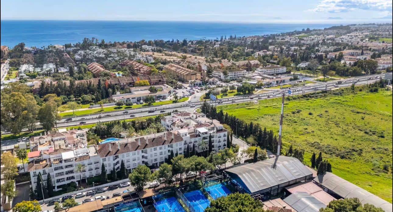 4 bedroom Penthouse for rent in Marbella with pool - € 5,500 (Ref: 10153346)