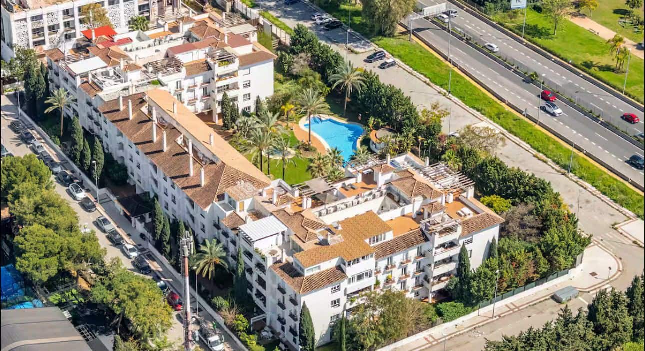 4 bedroom Penthouse for rent in Marbella with pool - € 5,500 (Ref: 10153346)