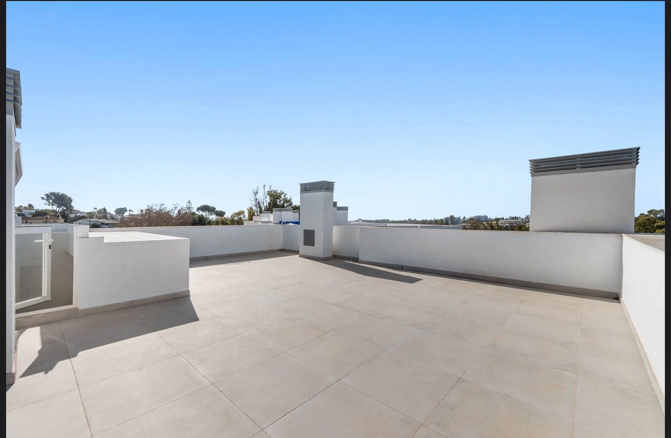 4 makuuhuone Rivitalo vuokrattavana paikassa San Pedro de Alcantara mukana 
autotalli - 5 500 € (Ref: 10159277)