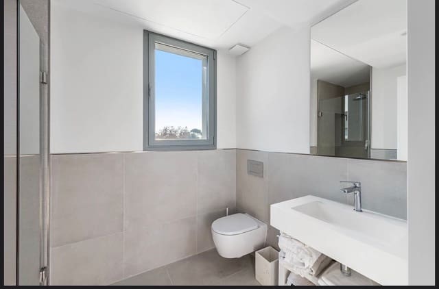 4 soveværelse Rækkehus til leje i San Pedro de Alcántara Pueblo, Marbella med garage - € 5.500 (Ref: 10159277)