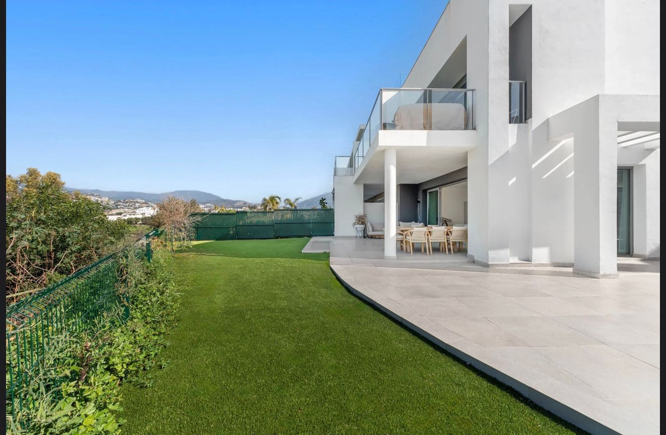4 makuuhuone Rivitalo vuokrattavana paikassa San Pedro de Alcantara mukana 
autotalli - 5 500 € (Ref: 10159277)