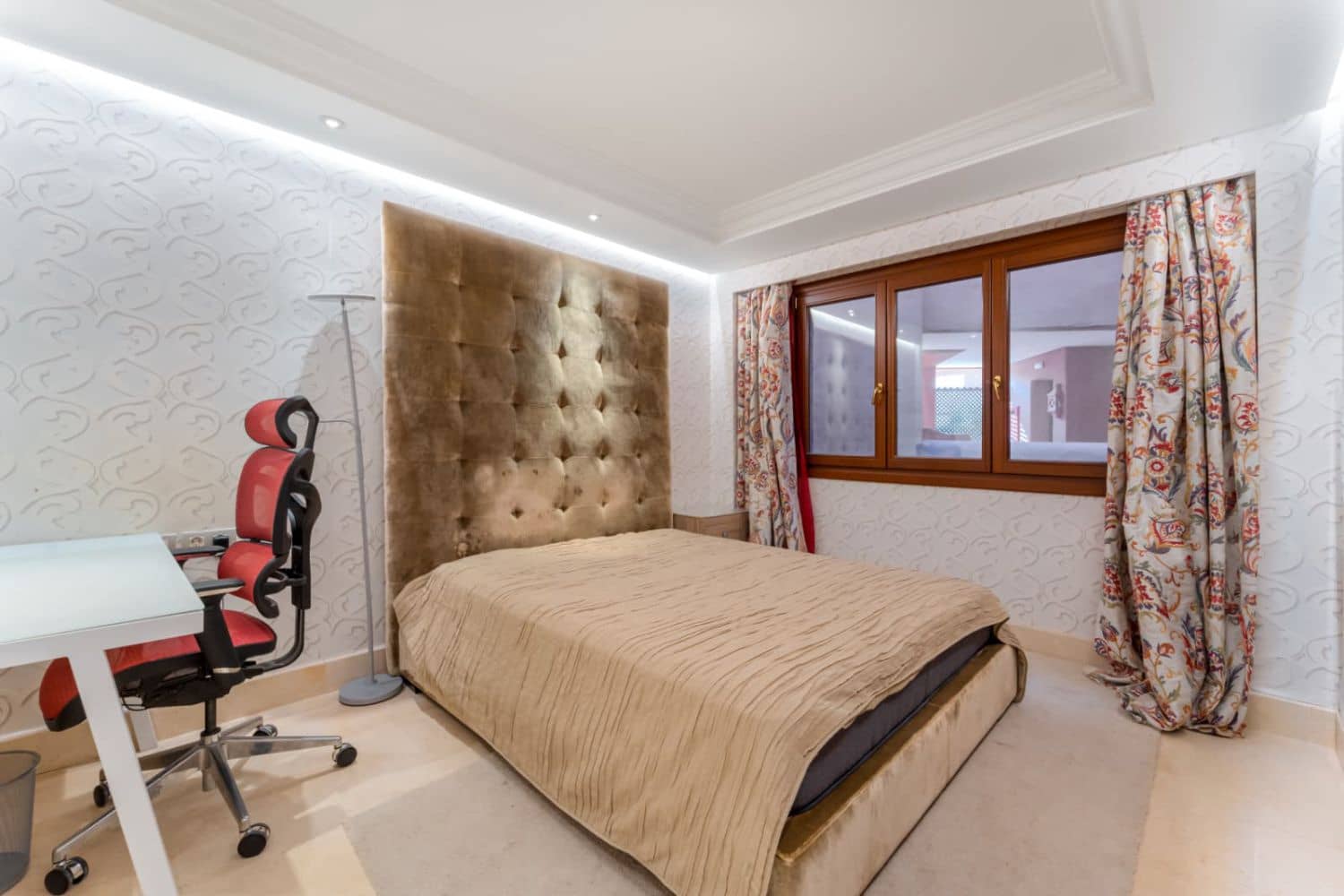 4 bedroom Apartment for sale in El Padron with pool garage - € 2,000,000 (Ref: 10177006)