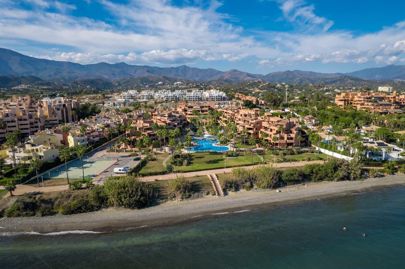 4 bedroom Apartment for sale in El Padron with pool garage - € 2,000,000 (Ref: 10177006)