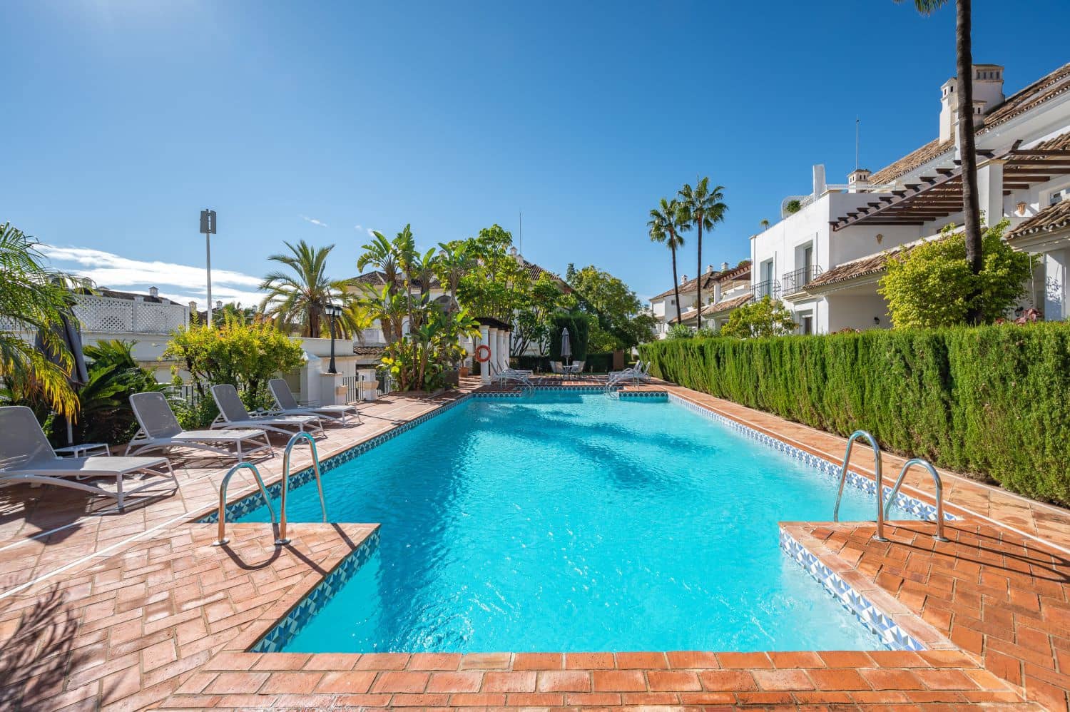 3 soveværelse Lejlighed til leje i Golden Mile med swimmingpool garage - € 5.000 (Ref: 10182888)