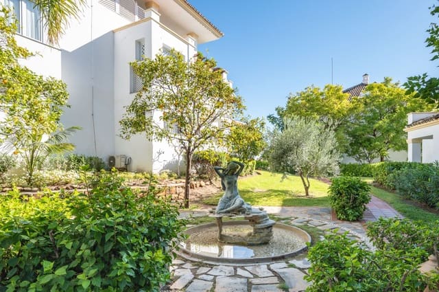 3 soveværelse Lejlighed til leje i Lomas De Marbella, Marbella med swimmingpool garage - € 5.000 (Ref: 10182888)