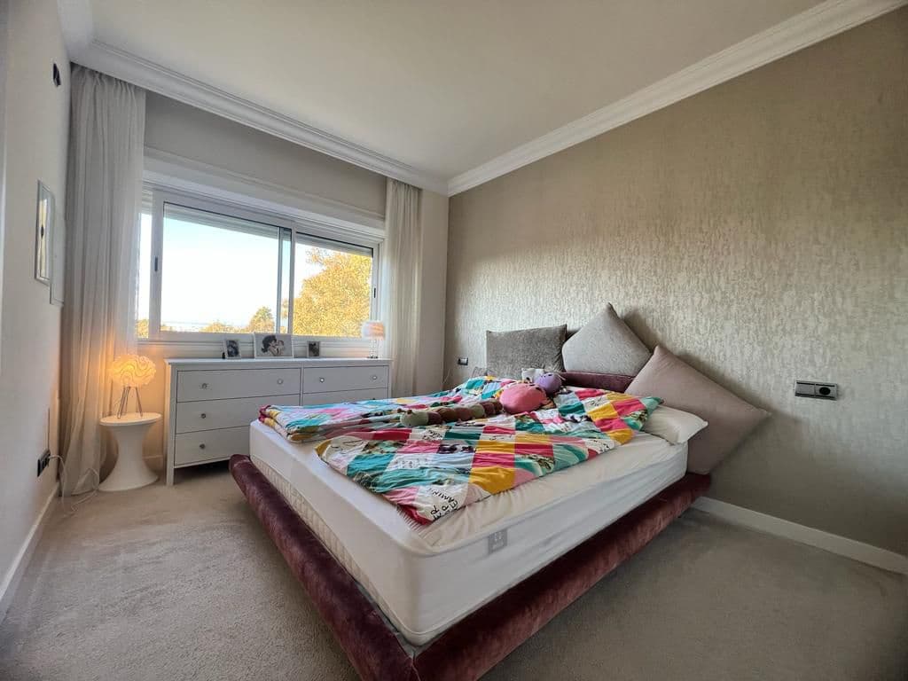 Apartamento de 3 habitaciones en Puerto Banus en alquiler con piscina garaje - 12.000 € (Ref: 10182889)