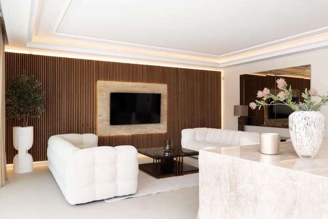 Apartamento de 3 habitaciones en Puerto Banus, Marbella en alquiler con piscina garaje - 12.000 € (Ref: 10182889)