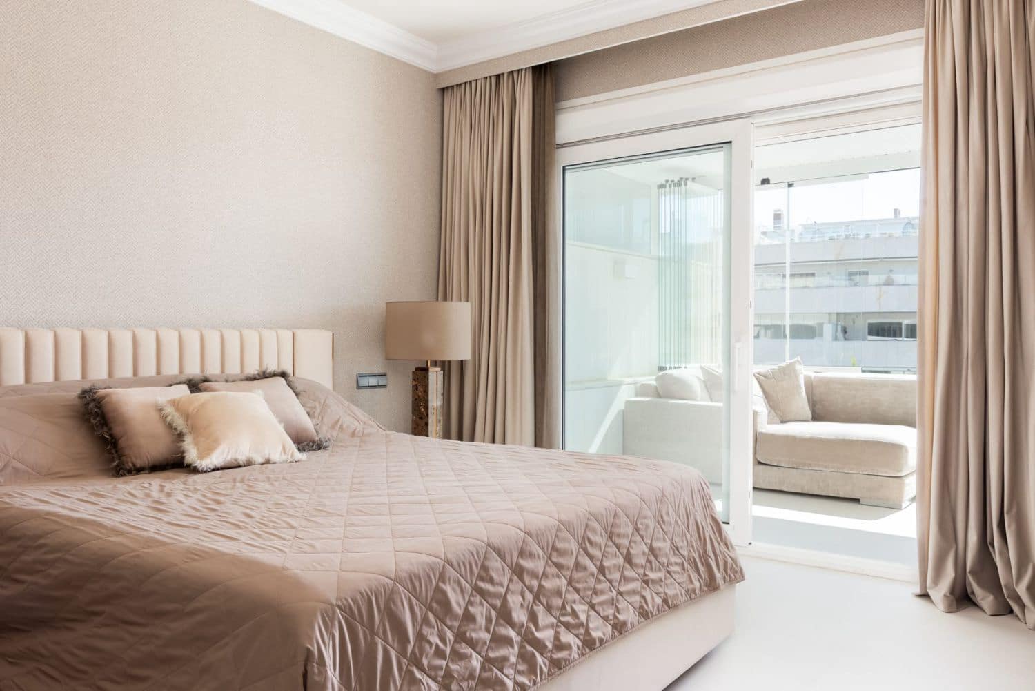 Apartamento de 3 habitaciones en Puerto Banus en alquiler con piscina garaje - 12.000 € (Ref: 10182889)