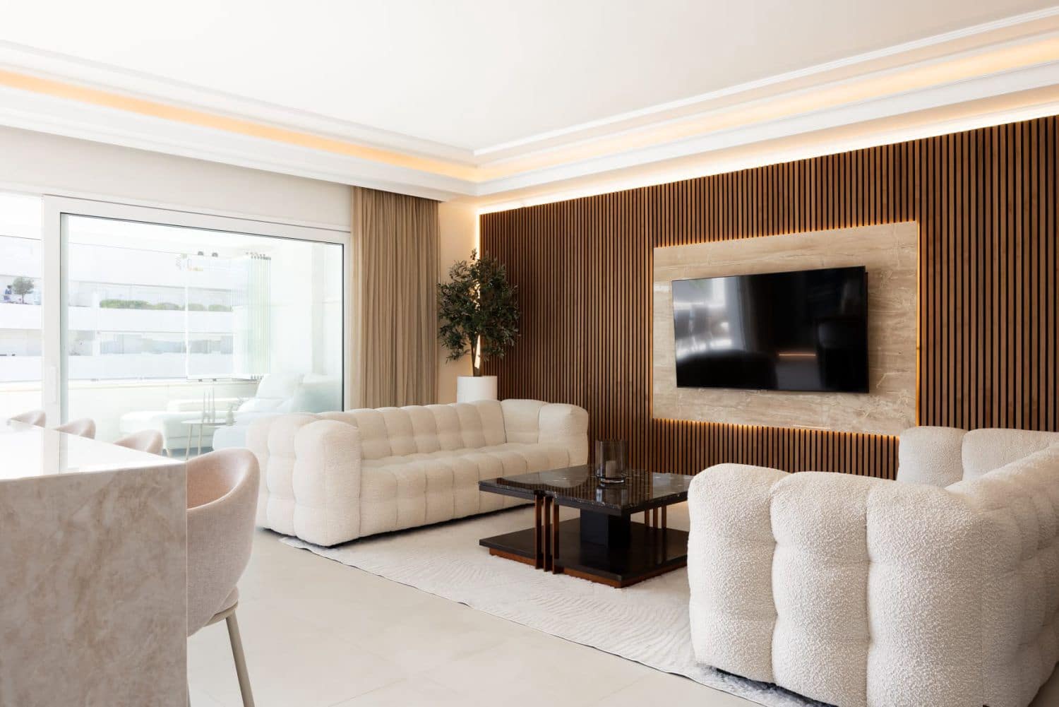 Apartamento de 3 habitaciones en Puerto Banus en alquiler con piscina garaje - 12.000 € (Ref: 10182889)