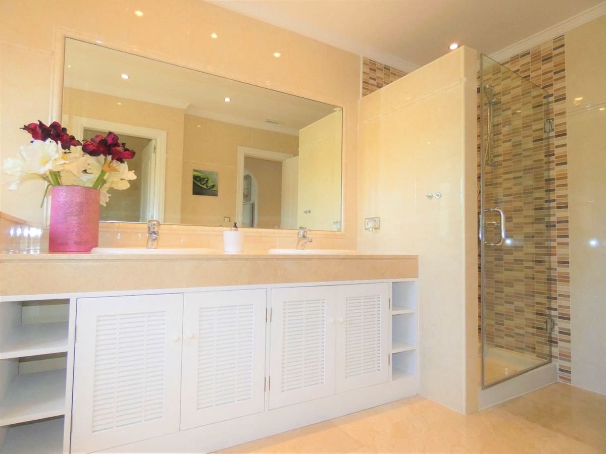 7 Zimmer Villa zu vermieten in Benahavis mit Garage - 8.000 € (Ref: 8173291)