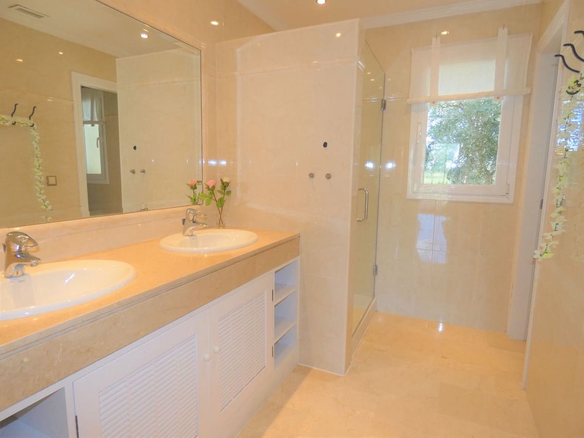 7 Zimmer Villa zu vermieten in Benahavis mit Garage - 8.000 € (Ref: 8173291)