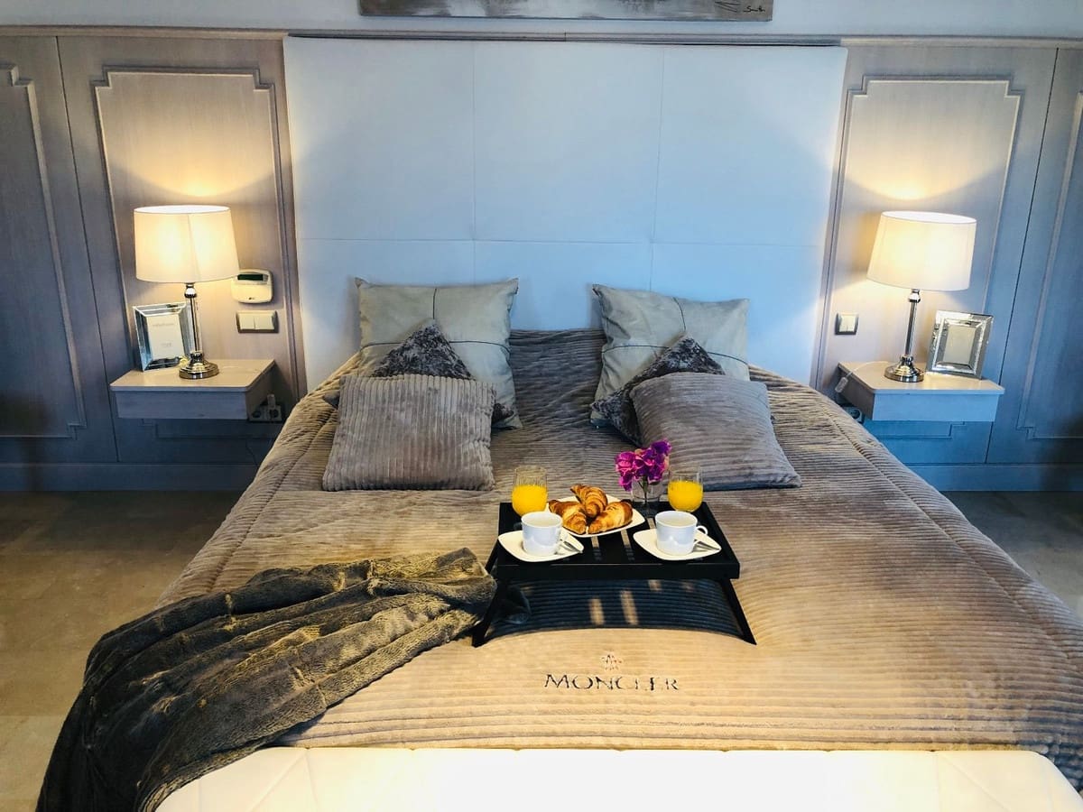 7 Zimmer Villa zu vermieten in Benahavis mit Garage - 8.000 € (Ref: 8173291)