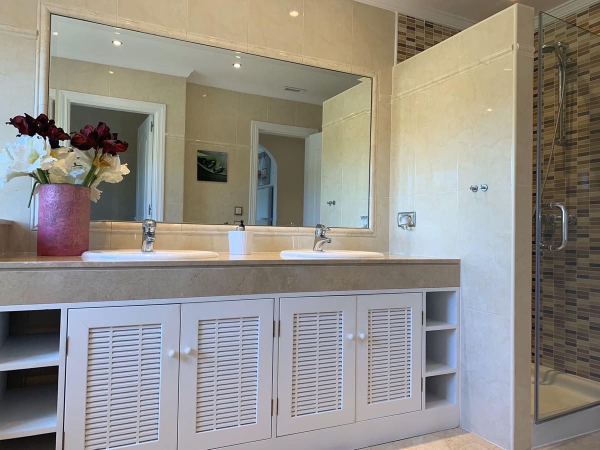 7 Zimmer Villa zu vermieten in Benahavis mit Garage - 8.000 € (Ref: 8173291)