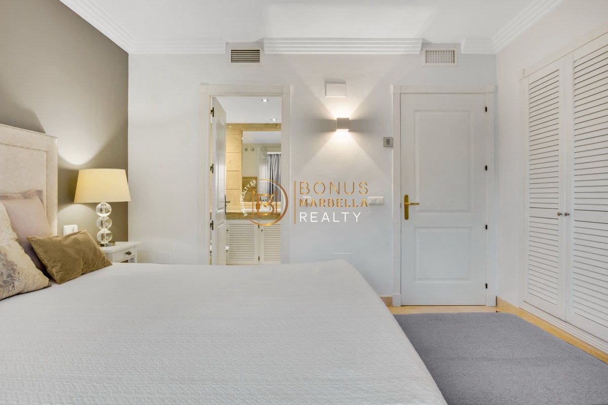 3 makuuhuone Huoneisto myytävänä paikassa Nueva Andalucia - 799 000 € (Ref: 8176723)