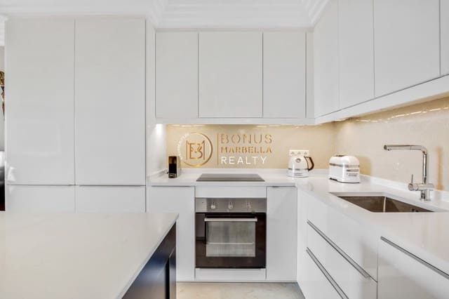 3 makuuhuone Huoneisto myytävänä paikassa Los Naranjos, Marbella - 799 000 € (Ref: 8176723)