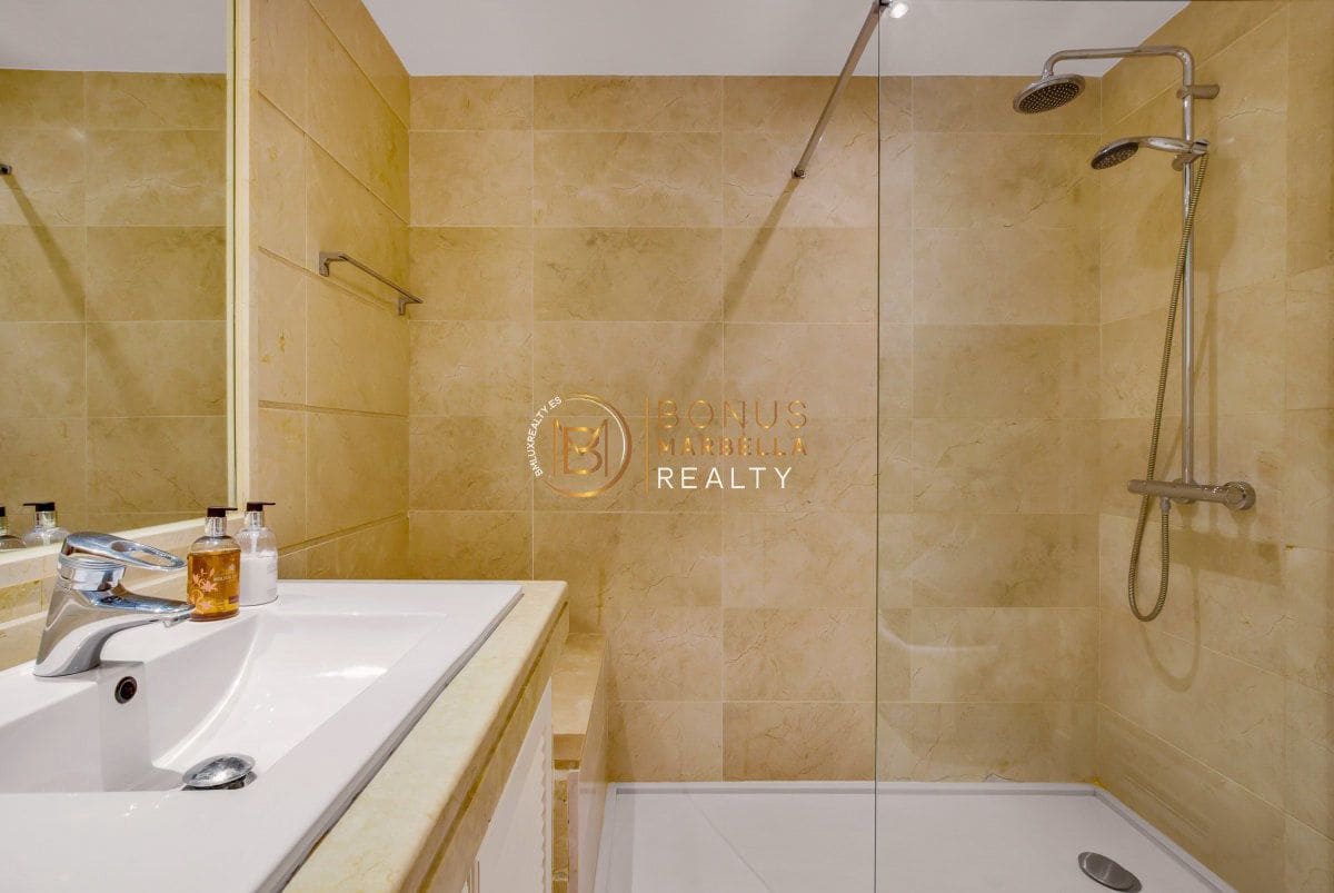 3 makuuhuone Huoneisto myytävänä paikassa Nueva Andalucia - 799 000 € (Ref: 8176723)