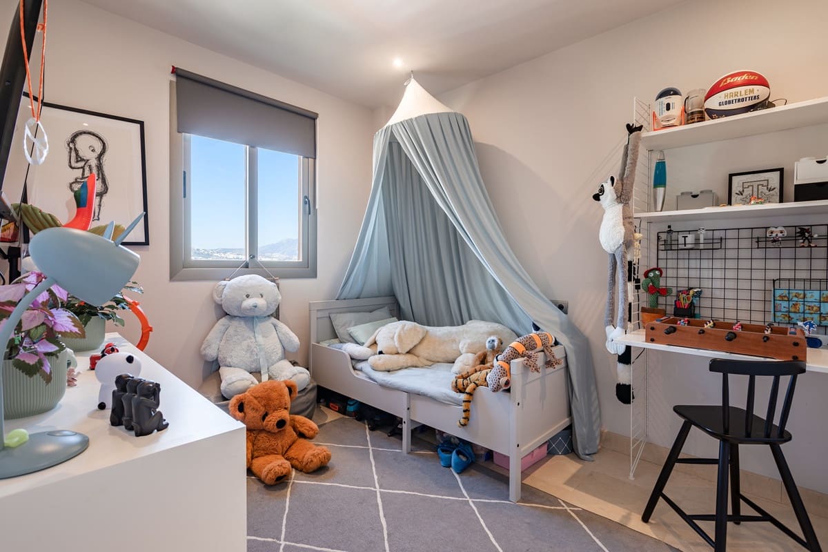 3 Zimmer Penthouse zu verkaufen in Benahavis mit Garage - 695.000 € (Ref: 8178523)