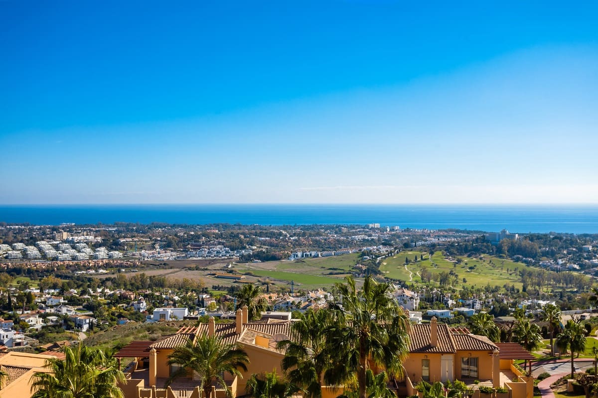 3 Zimmer Penthouse zu verkaufen in Benahavis mit Garage - 695.000 € (Ref: 8178523)