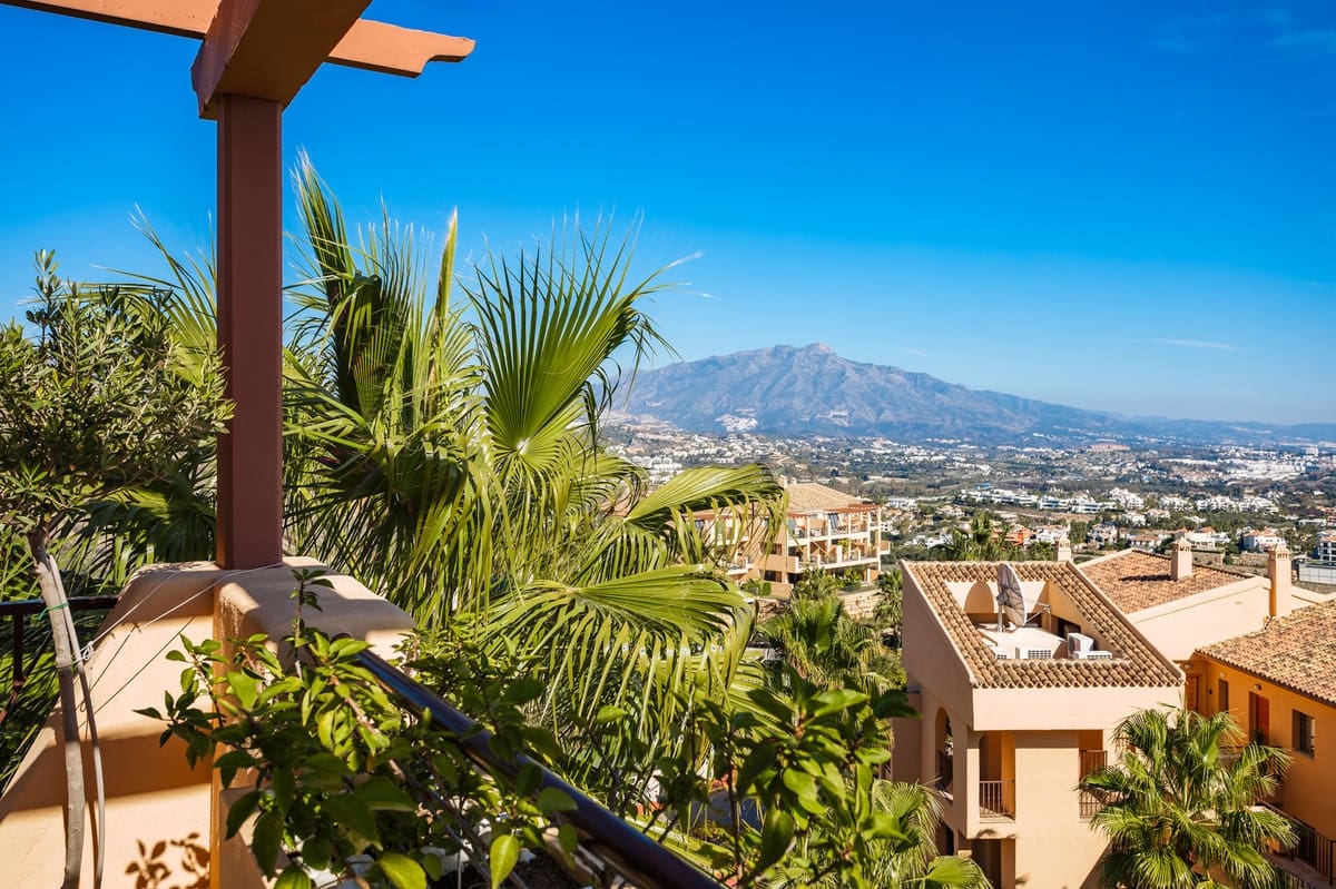 3 Zimmer Penthouse zu verkaufen in Benahavis mit Garage - 695.000 € (Ref: 8178523)