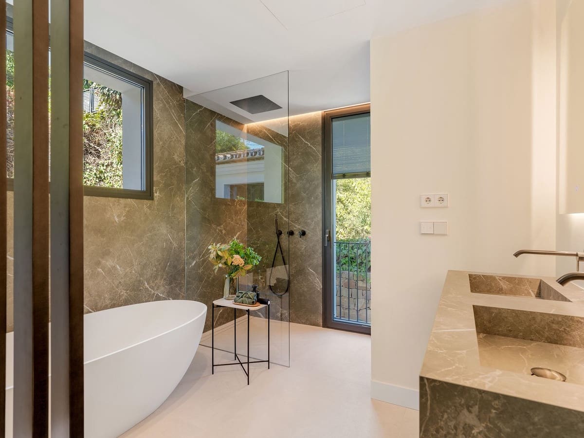 5 sypialnia Willa na sprzedaż w Marbella z garażem - 3 350 000 € (Ref: 8183232)