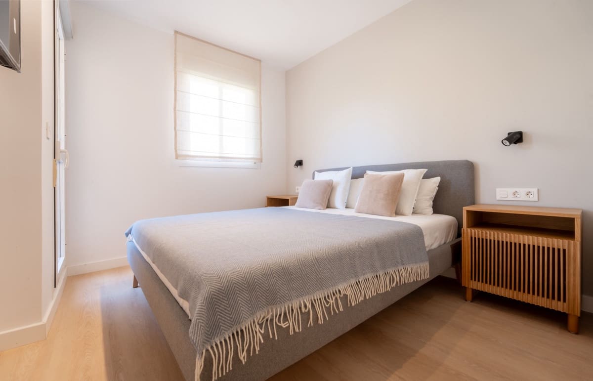 3 quarto Moradia em Banda para venda em Estepona com garagem - 615 000 € (Ref: 8201022)