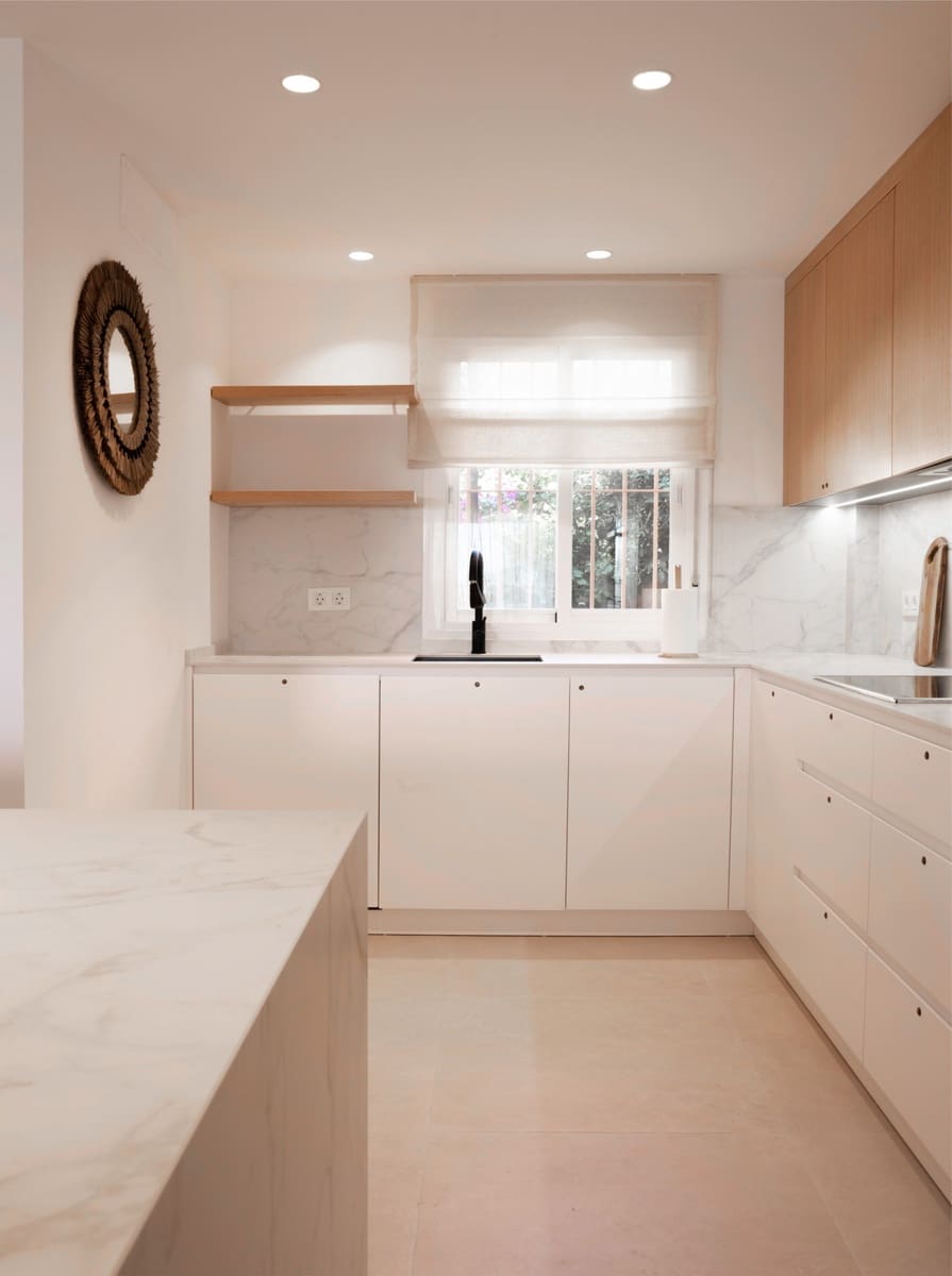 3 quarto Moradia em Banda para venda em Estepona com garagem - 615 000 € (Ref: 8201022)