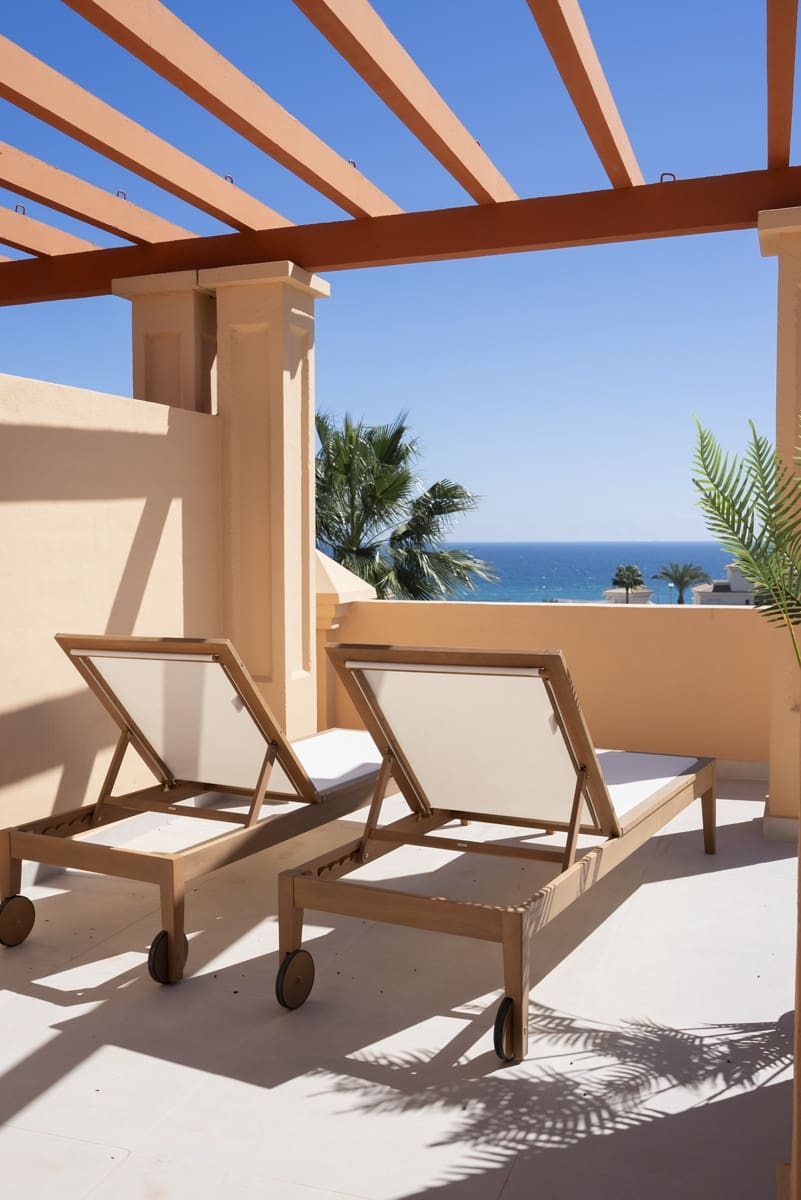 3 quarto Moradia em Banda para venda em Estepona com garagem - 615 000 € (Ref: 8201022)