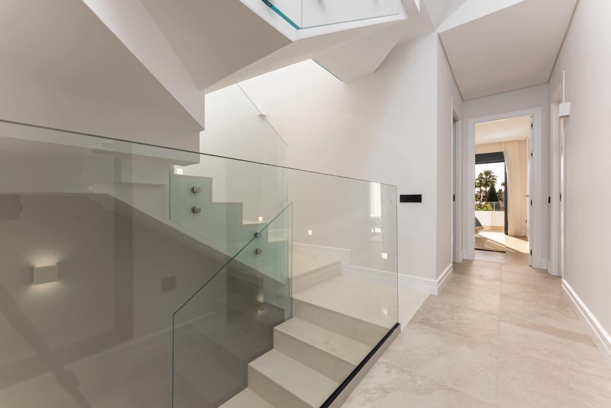 3 soveværelse Rækkehus til leje i Nueva Andalucia med garage - € 6.600 (Ref: 8222156)