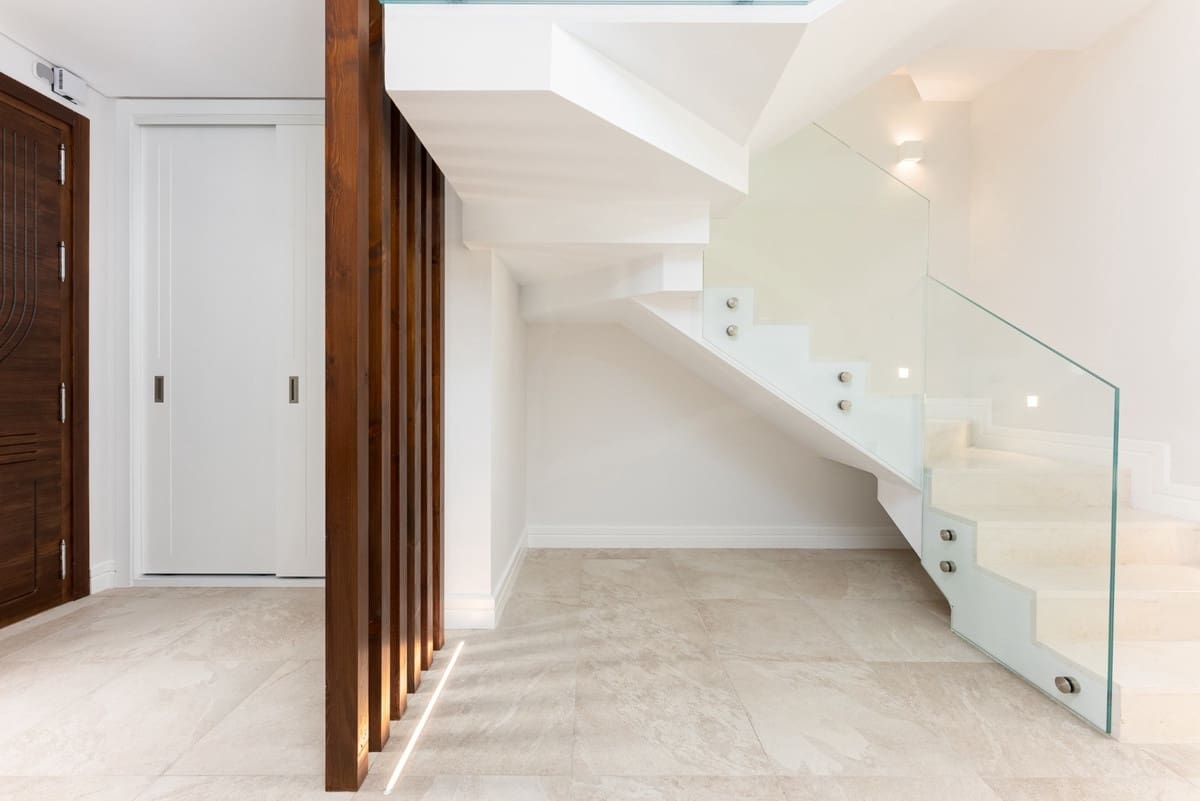 3 soveværelse Rækkehus til leje i Nueva Andalucia med garage - € 6.600 (Ref: 8222156)