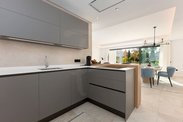 3 camera da letto Villetta a Schiera da affittare in Los Naranjos, Marbella con garage - 6.600 € (Rif: 8222156)