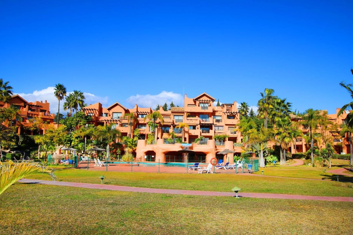 3 Zimmer Apartment zu vermieten in New Golden Mile mit Garage - 2.500 € (Ref: 8222158)