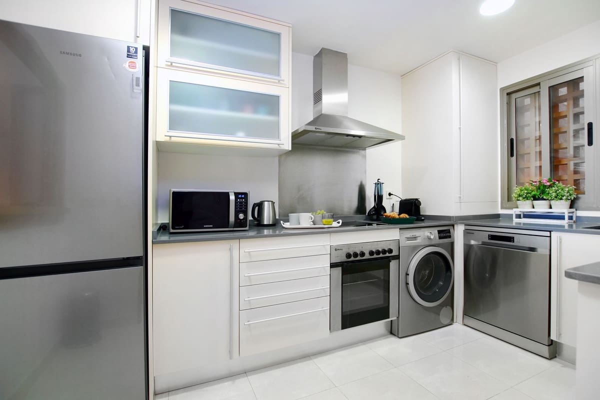 3 Zimmer Apartment zu vermieten in New Golden Mile mit Garage - 2.500 € (Ref: 8222158)