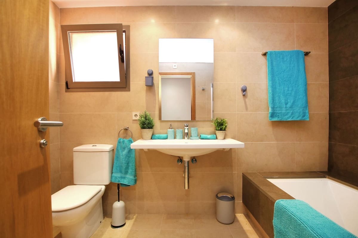 3 Zimmer Apartment zu vermieten in New Golden Mile mit Garage - 2.500 € (Ref: 8222158)