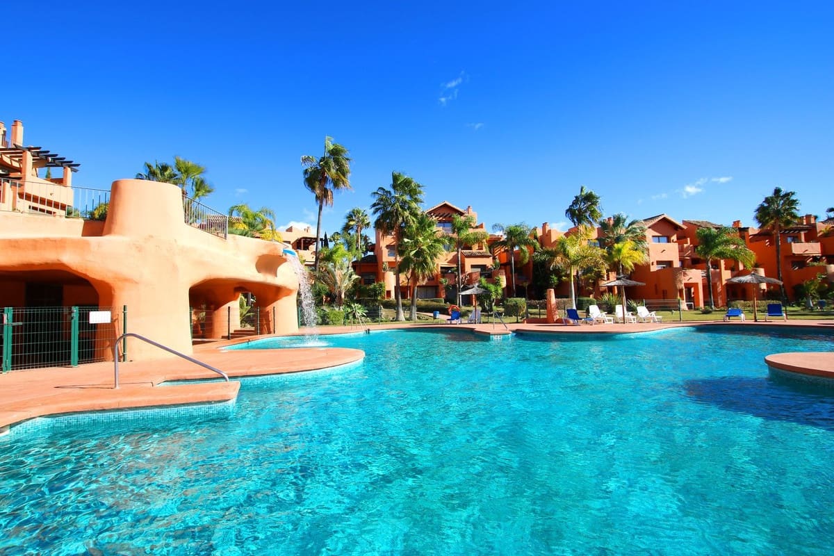 3 Zimmer Apartment zu vermieten in New Golden Mile mit Garage - 2.500 € (Ref: 8222158)