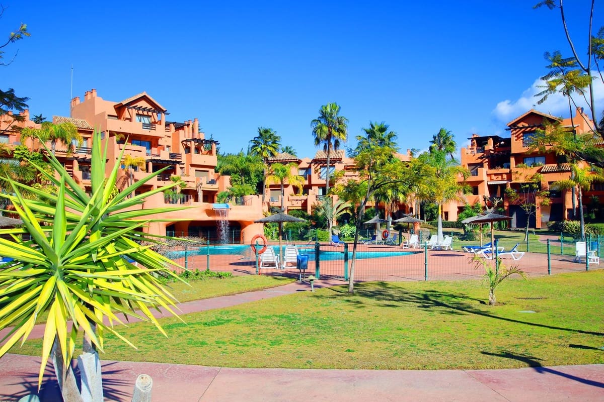 3 Zimmer Apartment zu vermieten in New Golden Mile mit Garage - 2.500 € (Ref: 8222158)