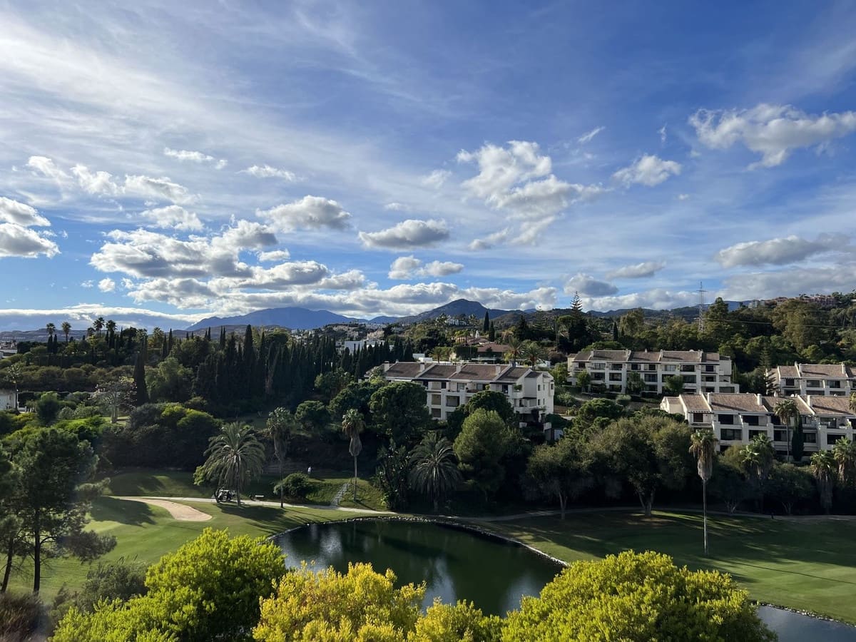 Apartamento de 3 habitaciones en La Quinta en venta con garaje - 690.000 € (Ref: 8222160)