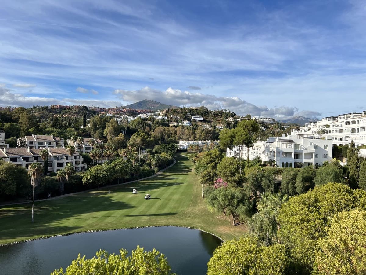 Apartamento de 3 habitaciones en La Quinta en venta con garaje - 690.000 € (Ref: 8222160)