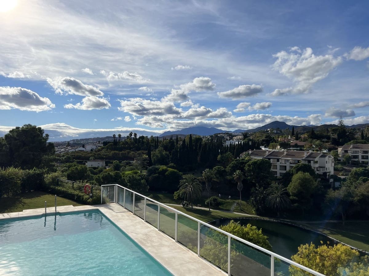 Apartamento de 3 habitaciones en La Quinta en venta con garaje - 690.000 € (Ref: 8222160)