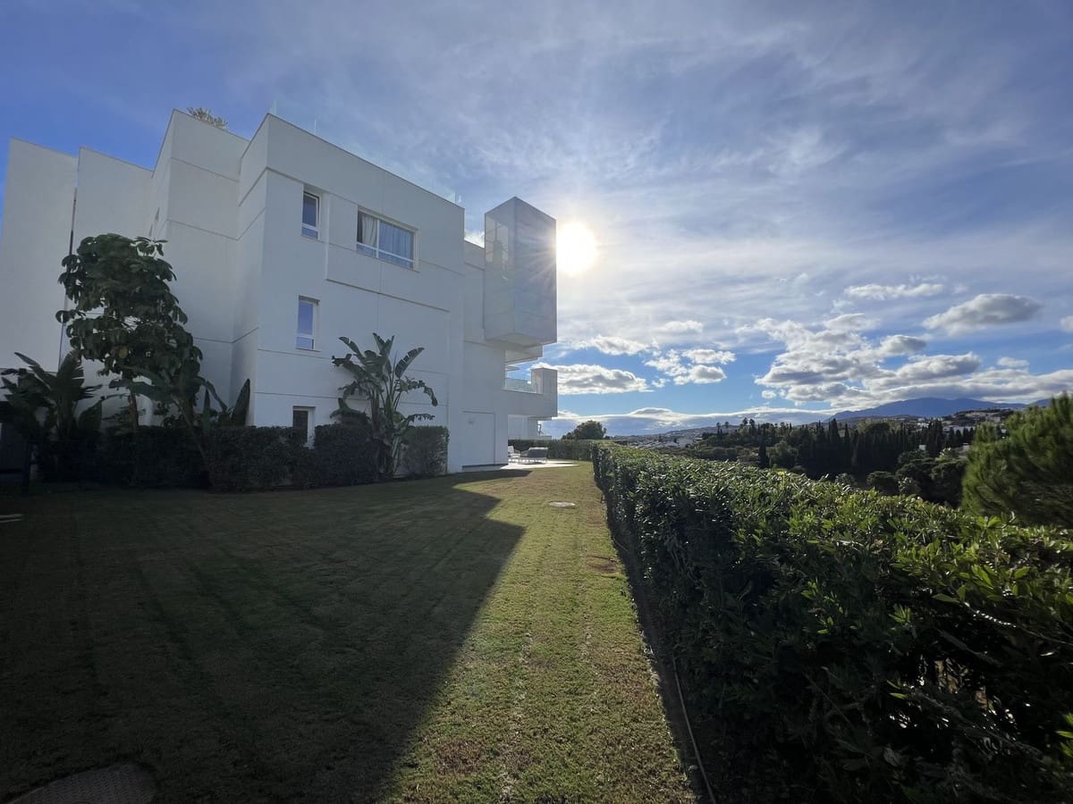 Apartamento de 3 habitaciones en La Quinta en venta con garaje - 690.000 € (Ref: 8222160)