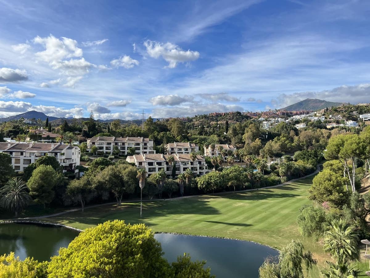 Apartamento de 3 habitaciones en La Quinta en venta con garaje - 690.000 € (Ref: 8222160)