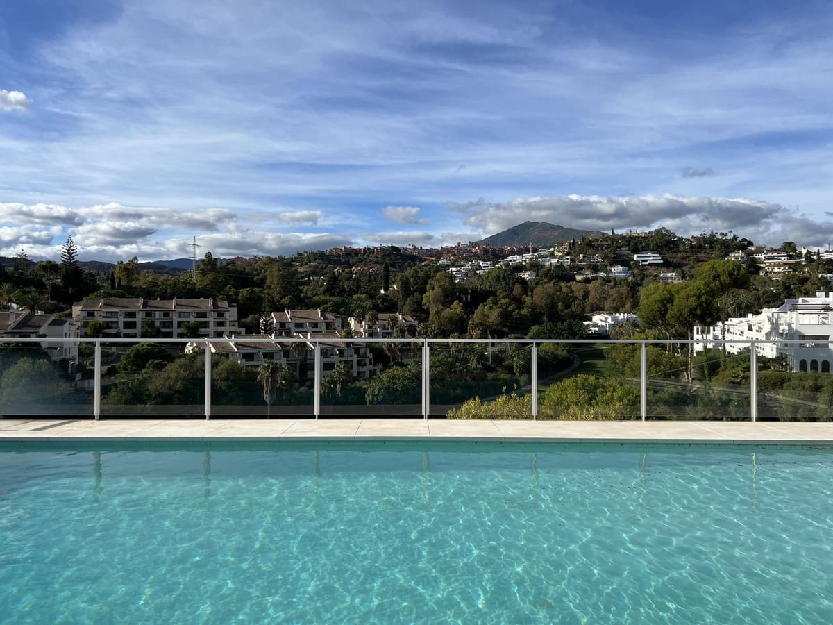 Apartamento de 3 habitaciones en La Quinta en venta con garaje - 690.000 € (Ref: 8222160)