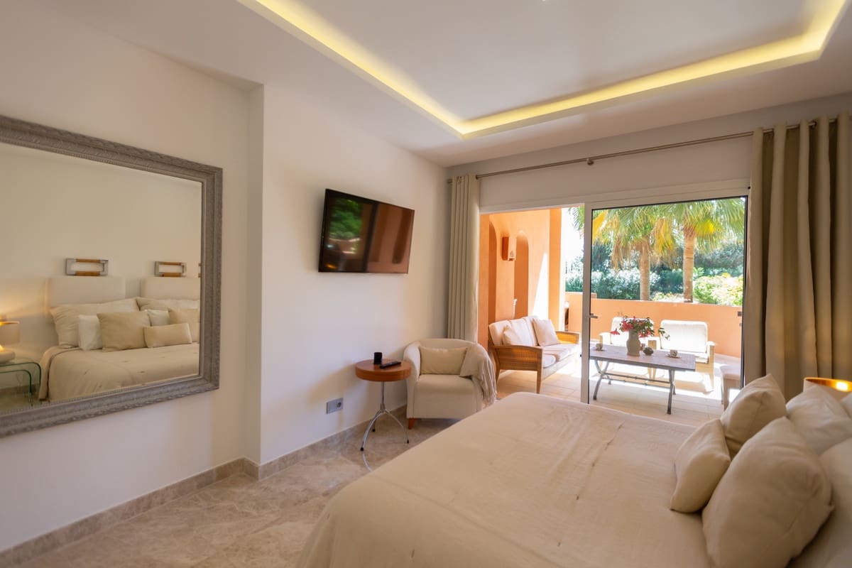 Apartamento de 3 habitaciones en Nueva Andalucia en venta con garaje - 760.000 € (Ref: 8233899)